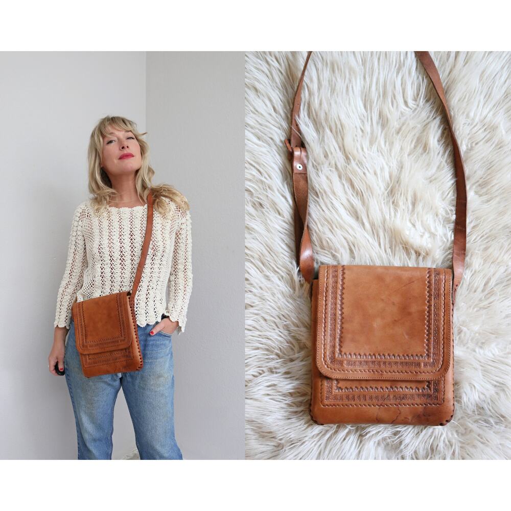 1990's Vintage Cognac Leather Tooled Shoulder Cross Body Purse ~ Natural Earthy